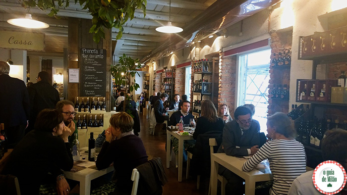 Onde beber vinhos típicos em milão lojas de vinhos Itáliano Signor Vino perto do Duomo