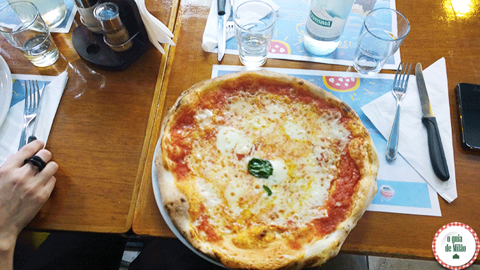 dicas-de-Onde-comer-em-Milão--Melhores-pizzarias-de-Milão-A-Piccola-Ischia