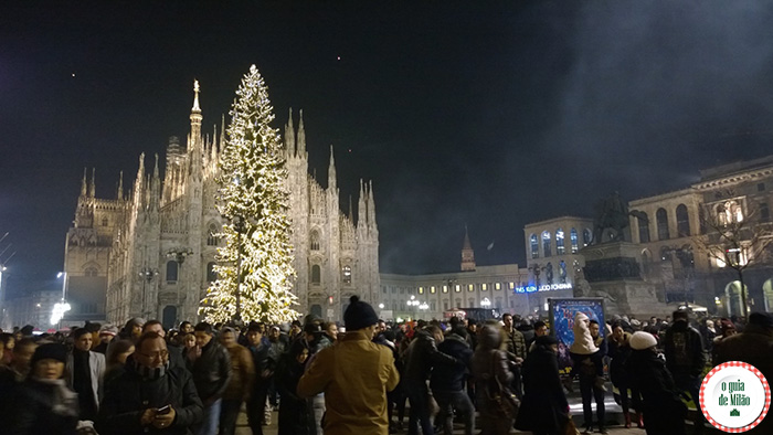 Réveillon na praça Duomo em Milão