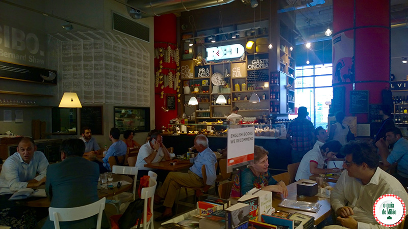 Compras em Milão La Feltrinelli Red Milão